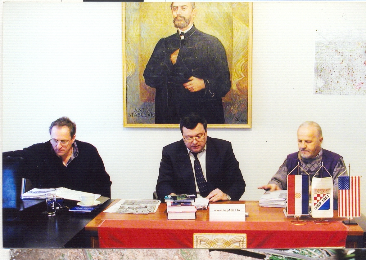 Stanko Novak Dobroslav Paraga i Dragutin Šafarić 2001. godine razotkrivaju  polja smrti maršala Tita